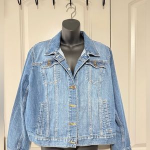 Banana Republic women’s cropped jean jacket size XL petite
